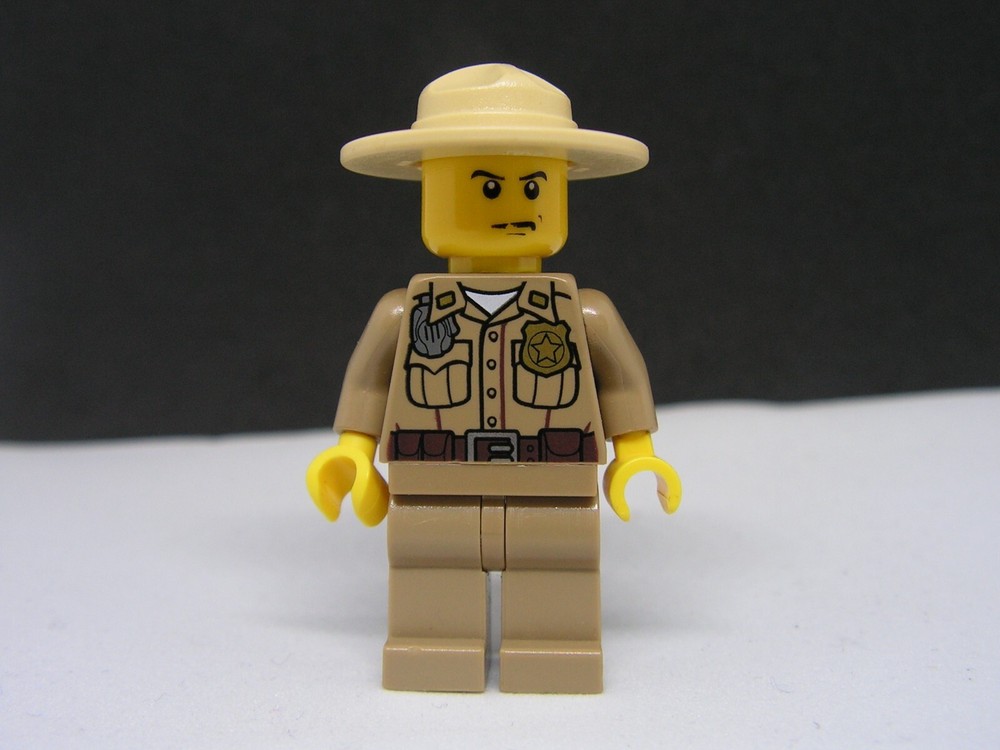 Lego Mini Figure City Police Forest Hat cty0260 USED
