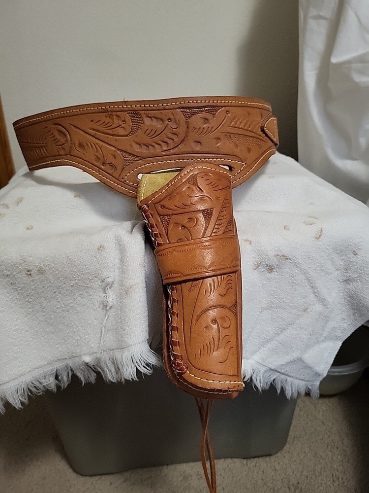 Vintage 22 Revolver Holder And Belt Hand Tooled Size 32