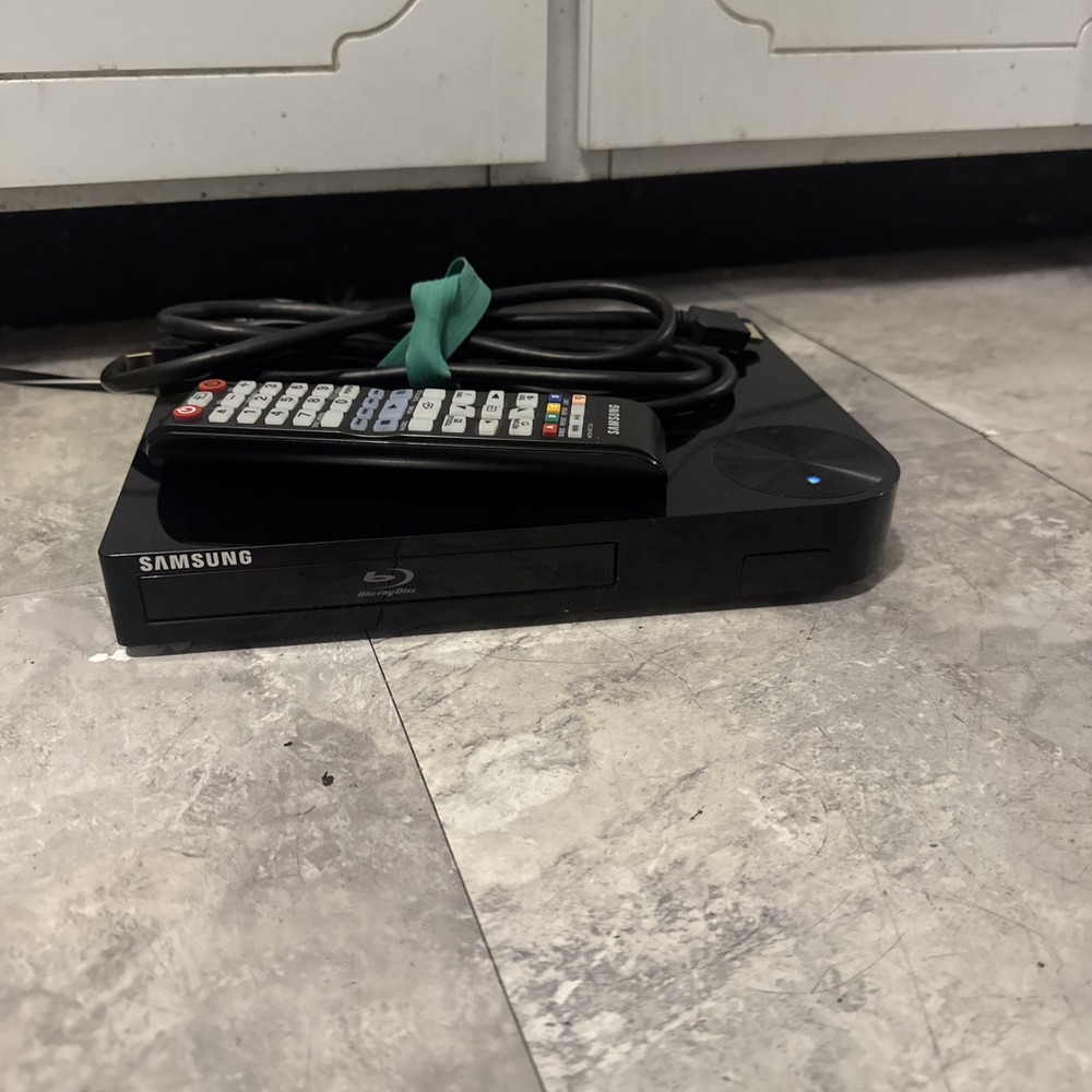 Samsung BD-F5700 Smart Bluray HD Wifi w/Remote & HDMI Cable Tested