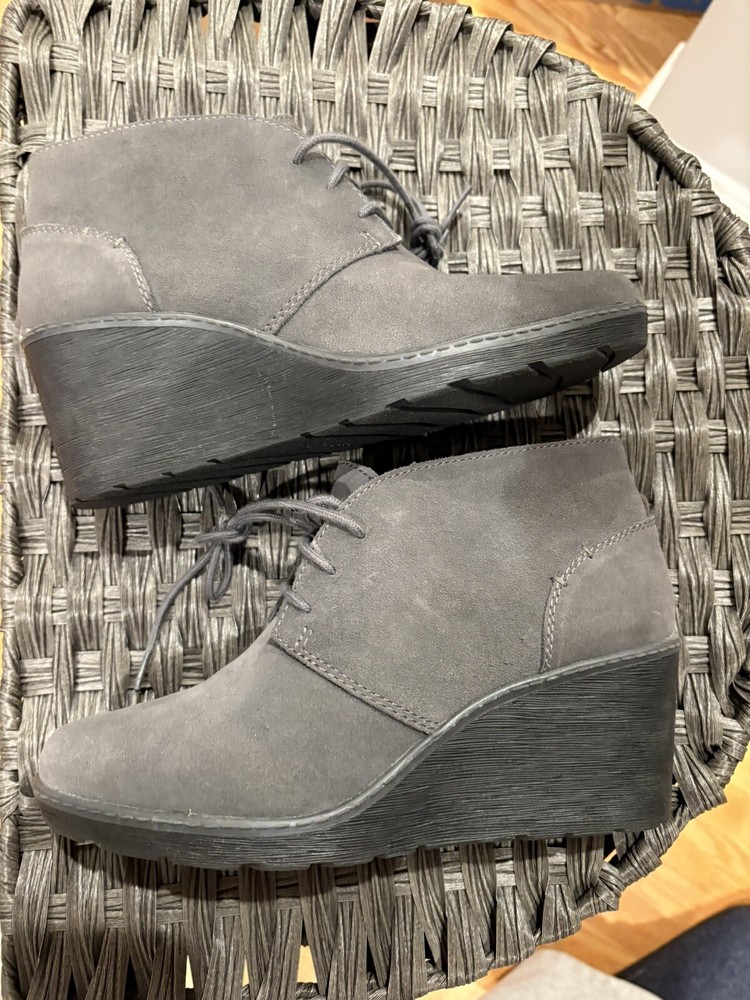 Clarks Women's Hazen Charm Wedge Ankle Boot Grey Leather Suede