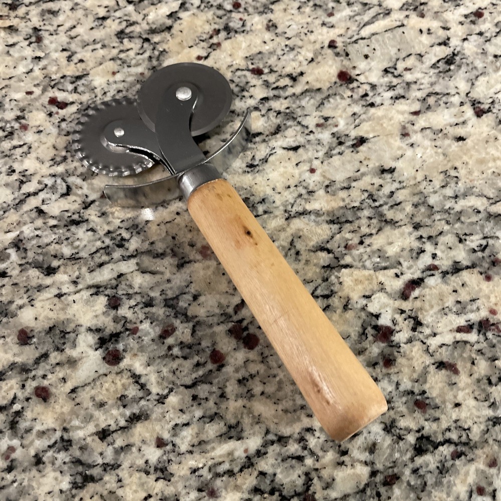 Double Bladed Pasta Pastry Cutter for Effortless Cutting-image