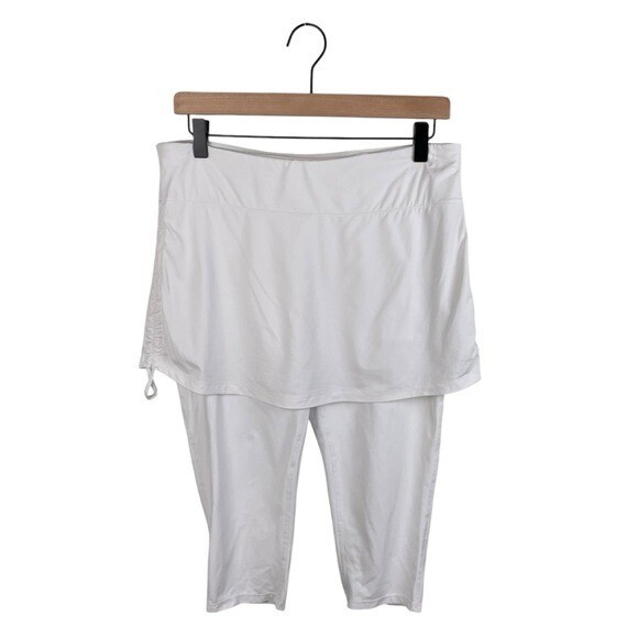 BloqUV Women's Capri Skort Skirted Leggings in White Size Large Modest Athletic