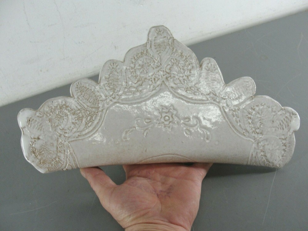 WALL POCKET HANGING HAND MADE 💐 FREE FORM TERRA COTTA CLAY PRESSED FLOWERS VTG