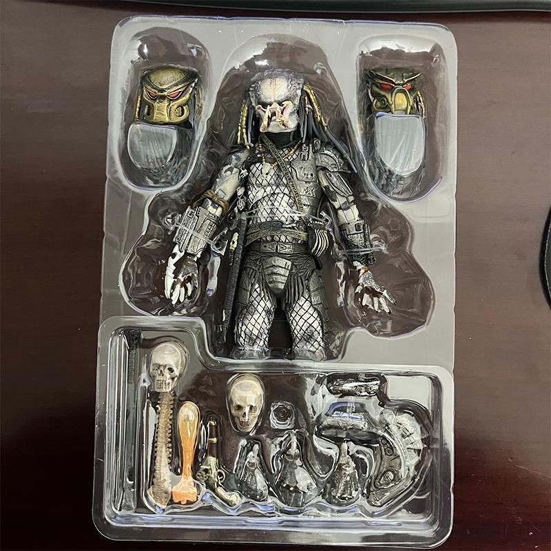 Figurine Elder Predator Horror Movie Plastic Small Multicolor Modern Carved