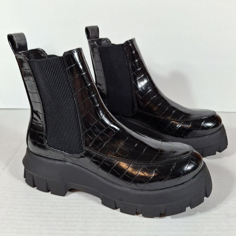 Urban Outfitters Eden Chelsea Boot 8 Black Crocodile Embossed Chunky Y2K Pull On