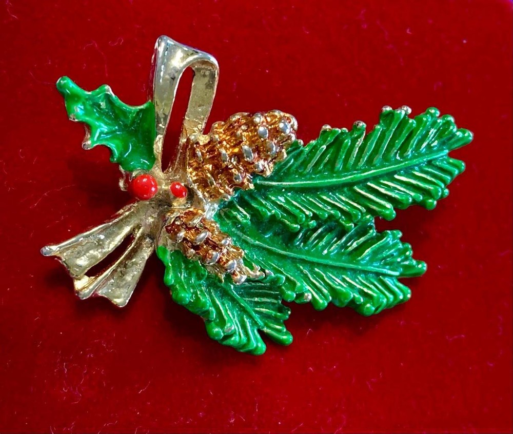 Seasonal Gold Tone Christmas Pine & Holly Enamel Decorated Pin Brooch-image