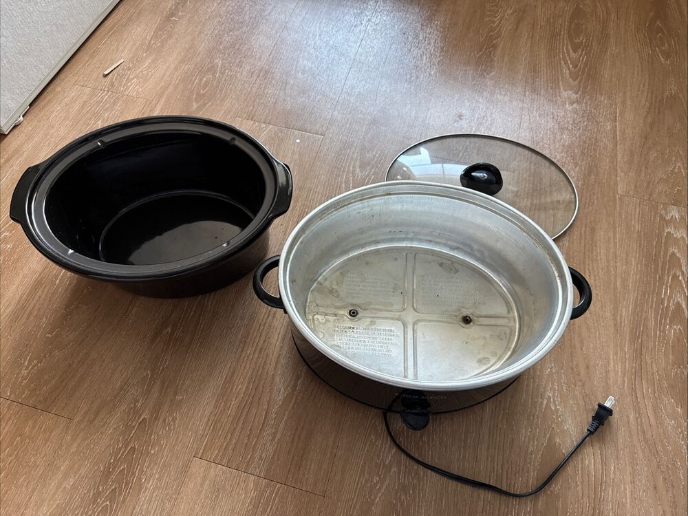 Large 8 Quart Oval Manual Slow Cooker and Food Warmer, Black (SCV800-B)