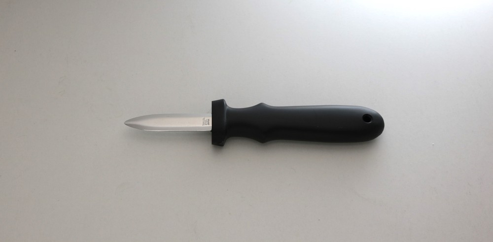 Kanetsune Seki Japan KC-92 Stainless Steel 95mm Oyster Knife