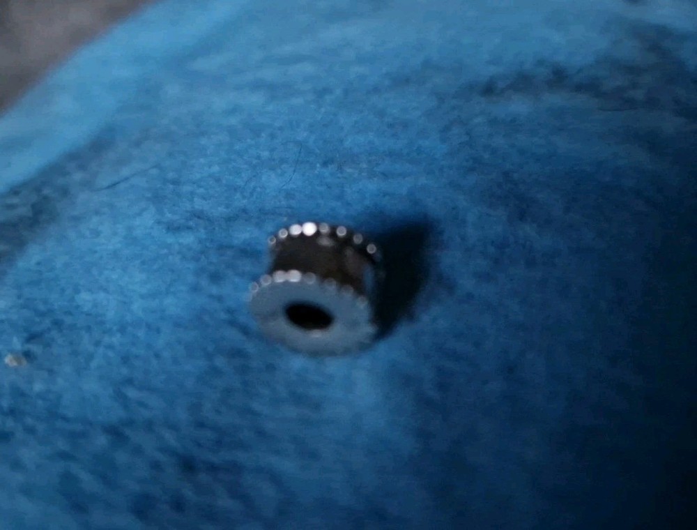 Pandora Clip Charm in Great Condition - Pre-Owned Genuine Piece