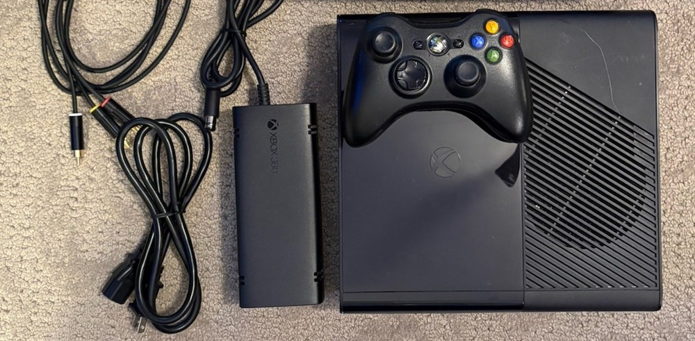Microsoft Xbox 360 E Black 4GB