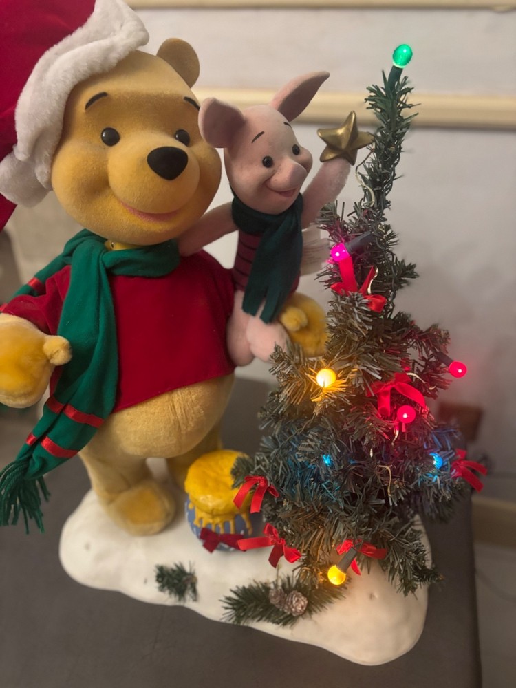 WINNIE THE POOH & PIGLET CHRISTMAS TREE ANIMATED DISPLAY MUSIC WORKS TELCO 1997