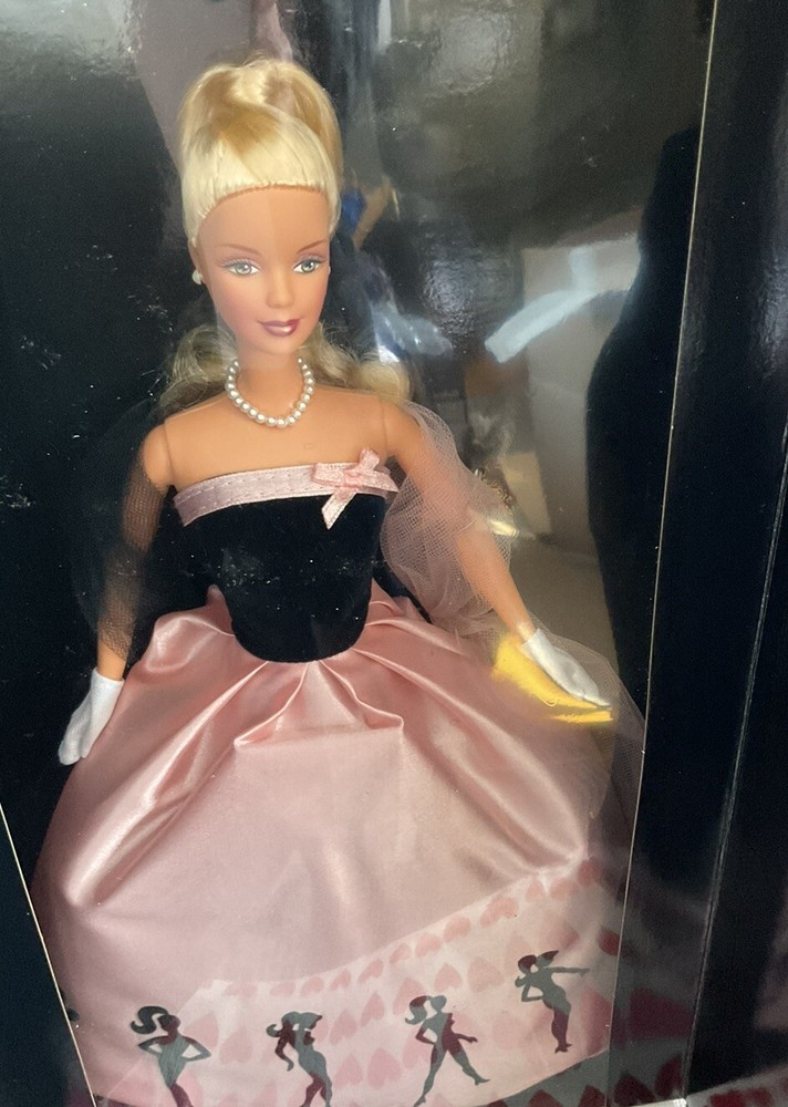 Stunning Timeless Silhouette Barbie 29050 from 2000 NRFB in Box