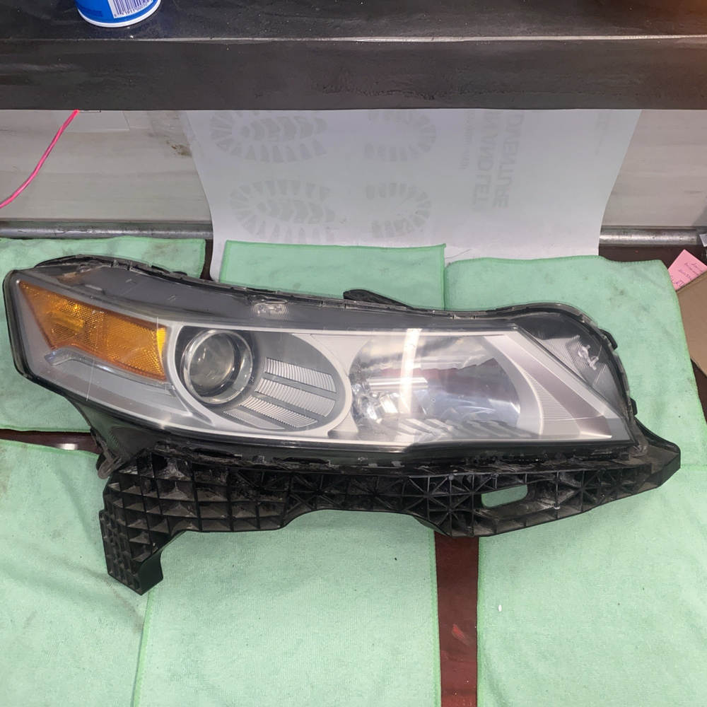 12-14 ACURA TL HEADLIGHT PASSENGER RH SIDE  HID XENON OEM  71140 TK4 A000 USED