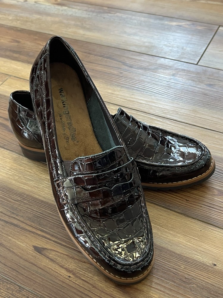 Walking Cradles Womens Wren Slip On Loafers Size 8 Medium Brown Crocodile Print