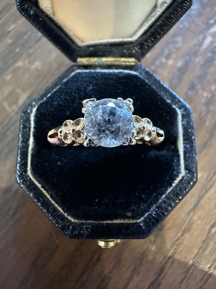 Antique Art Deco European Cut White Sapphire Etched Band Ring - 14k Gold