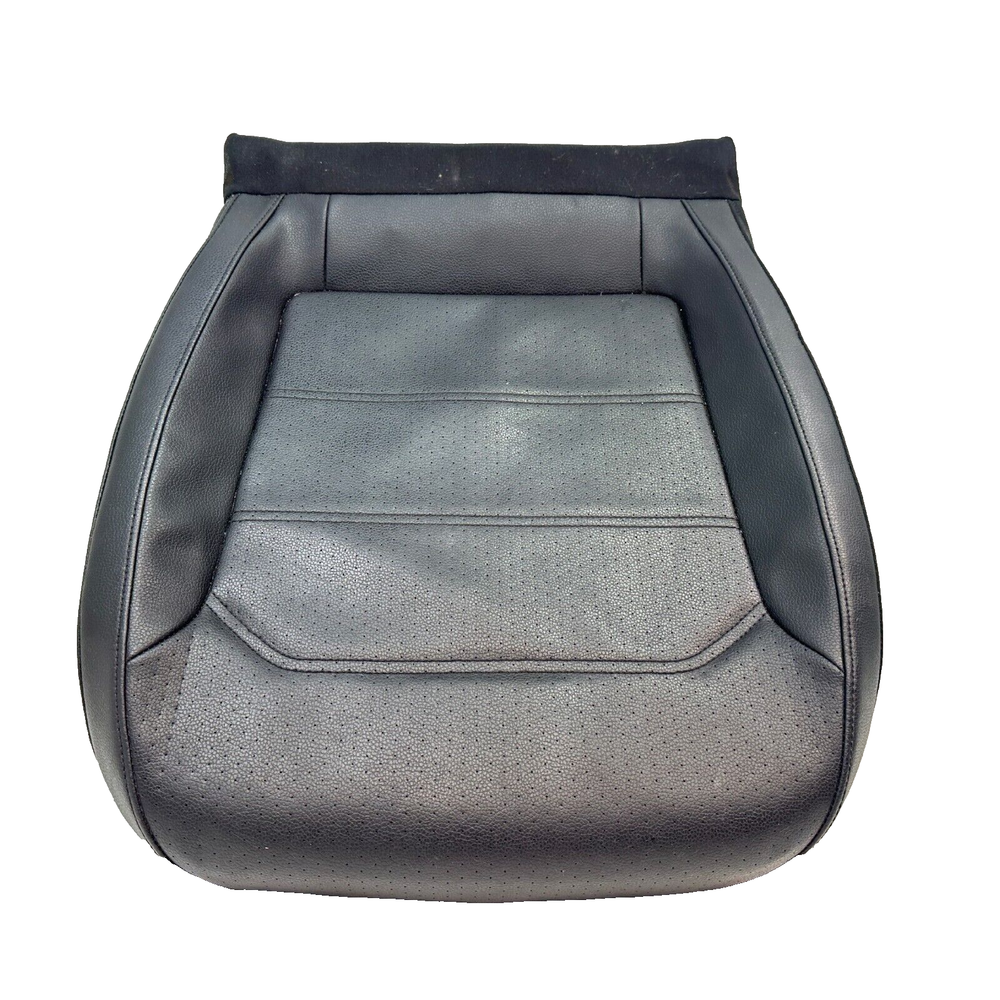 OEM VOLKSWAGEN PASSAT 2016-2018 FRONT PASSENGER SIDE LOWER SEAT BOTTOM CUSHION