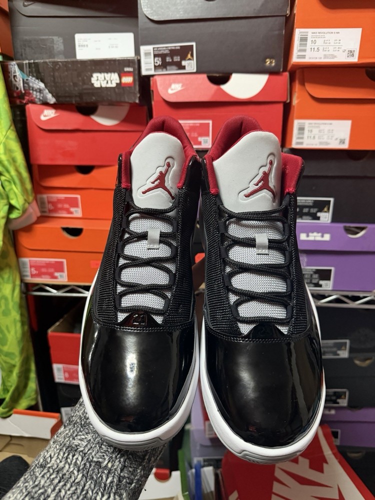 Air Jordan Max Aura 2 Sneakers Bred/Black, Size 15, CK6636-006
