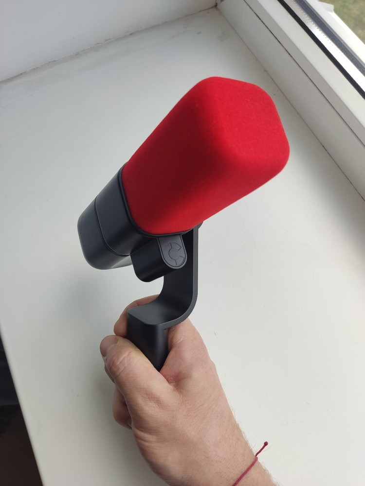 Logitech Blue Sona XLR Broadcast Mic with Dynamic Capsule - Graphite Red 988-000489