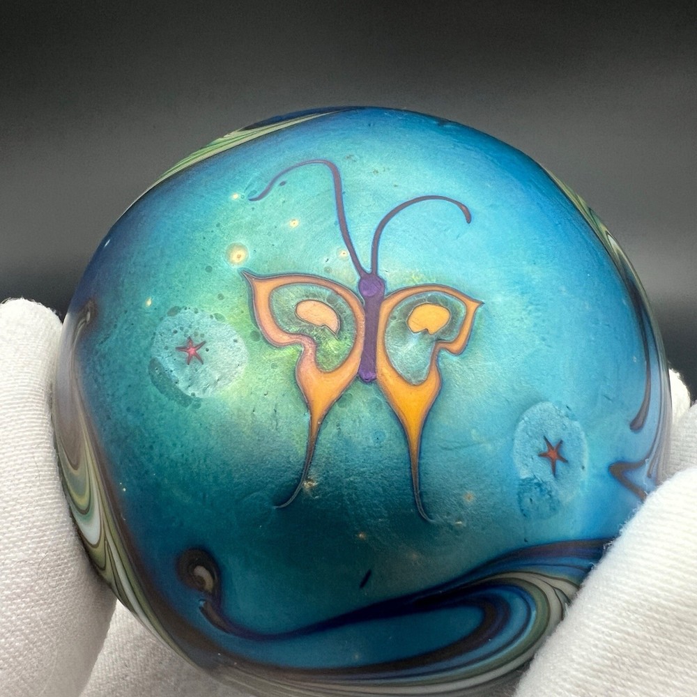 Vintage Lundberg Studios Iridescent Art Glass Paperweight W/ Butterfly And Stars