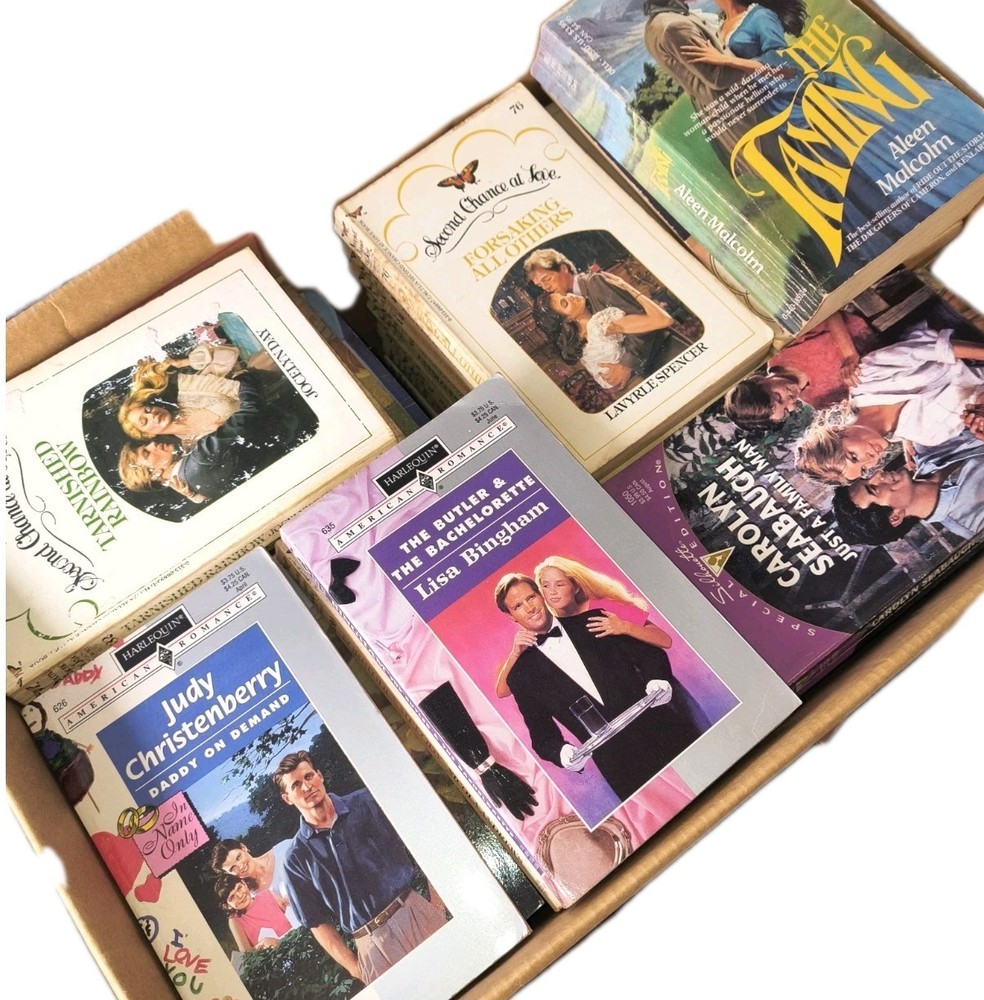 Huge Lot of 48 Romance Woman bestsellers small Paperbacks random Harlequin style