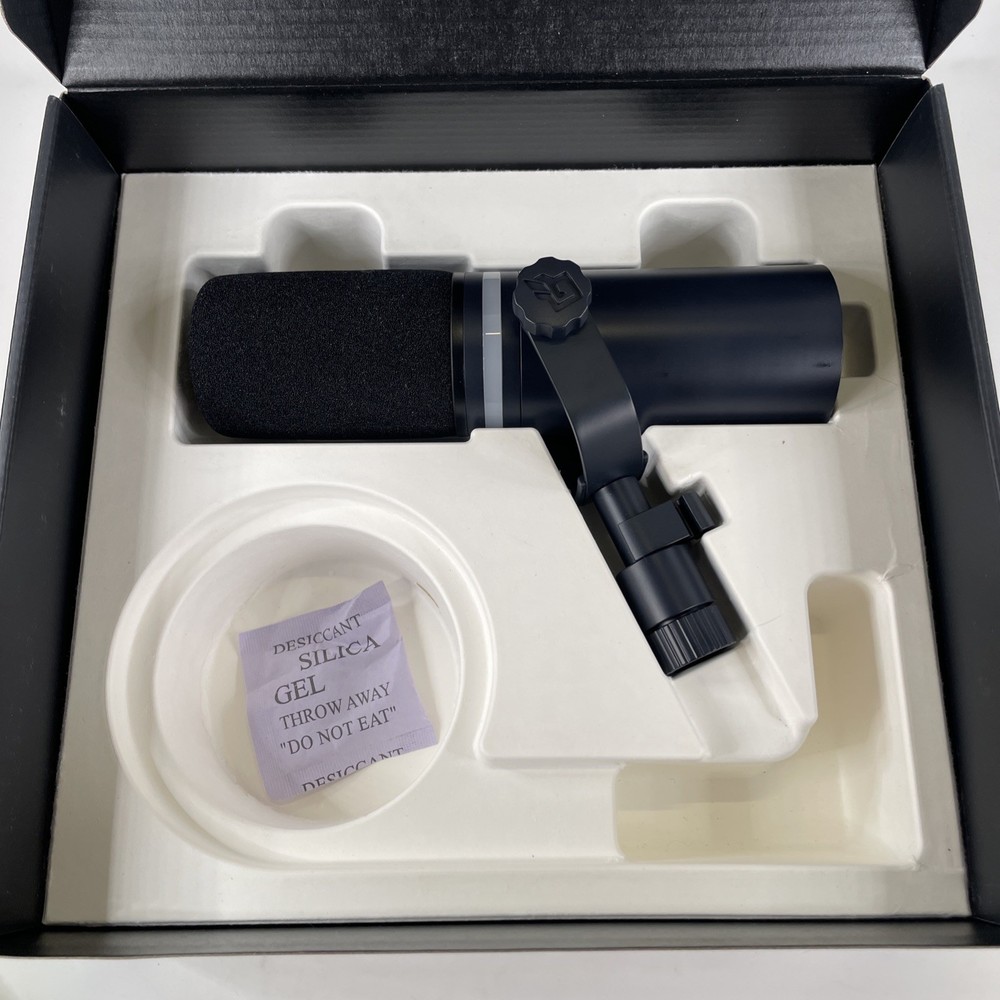 Beacn Microphone Black New Open Box Dynamic Broadcast Mic Professional USB-C RGB