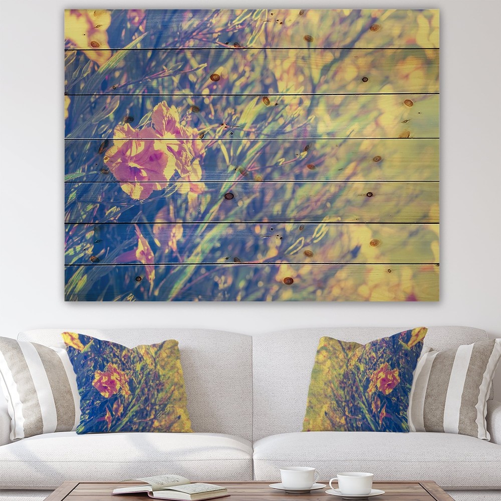 Designart 'Vintage Ruellias Flower In Sunlit Garden'