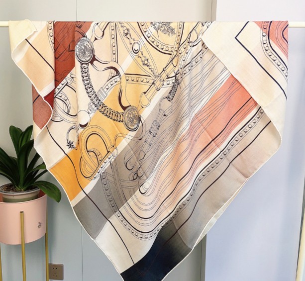 70% Cashmere 30% Silk Double-Sided Printed Square Wrap Shawl 51