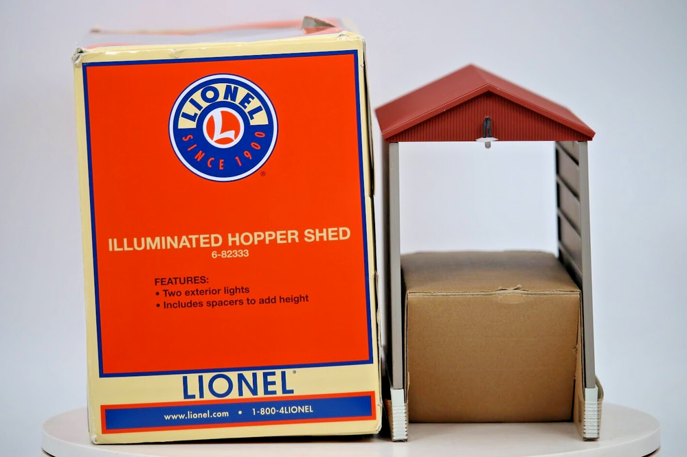 Lionel 6-82333 O27 Hopper Shed with Exterior Lights 2015 Model
