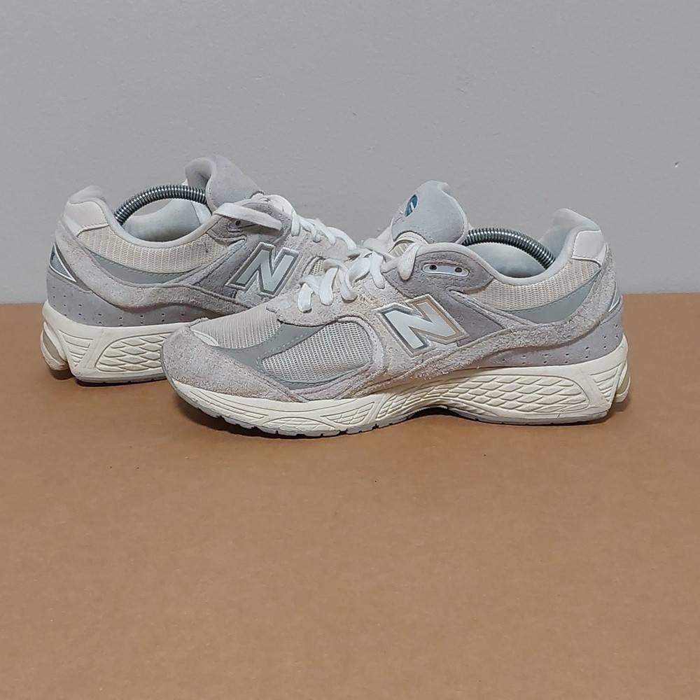 New Balance 2002R 'Linen' M2002REK Men's Sneakers SIZE 9 NO INSOLES