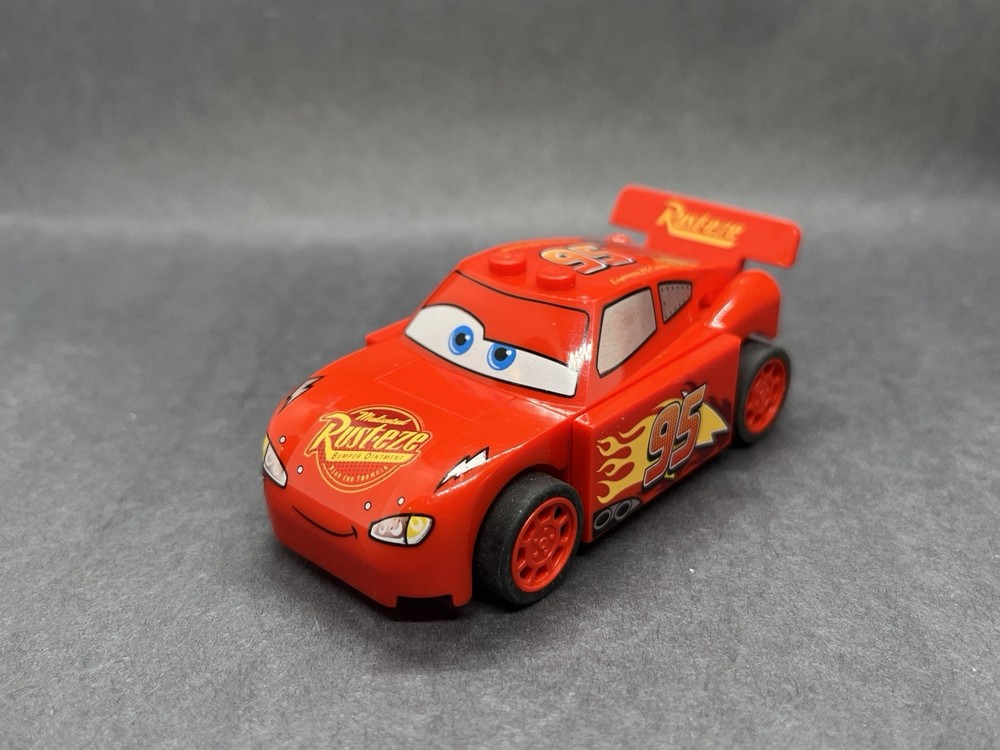LEGO Juniors Easy Build Lightning McQueen Speed Launcher Car Toy