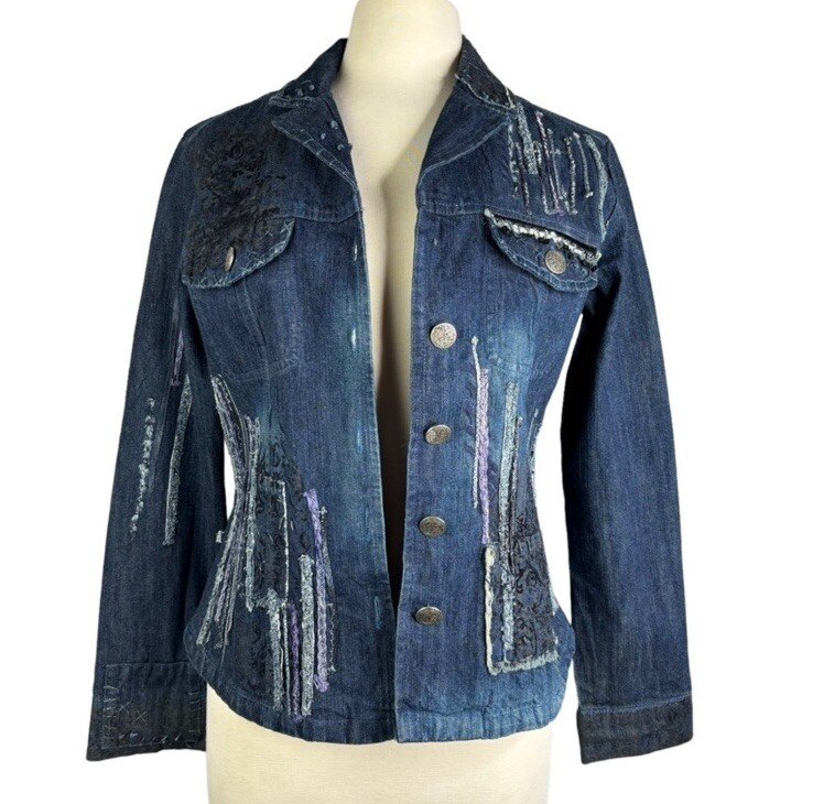 Chico’s Designer Distressed Fringe Frayed Patches Denim Jacket Size Small (4)