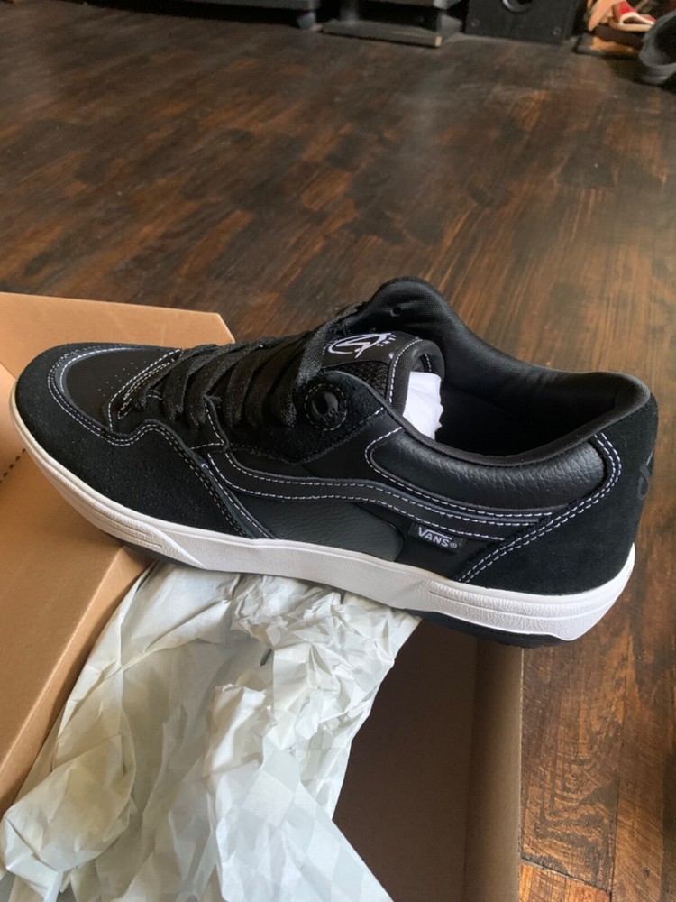 Size 11.5 VANS Rowan 2 in Classic Black and White Design