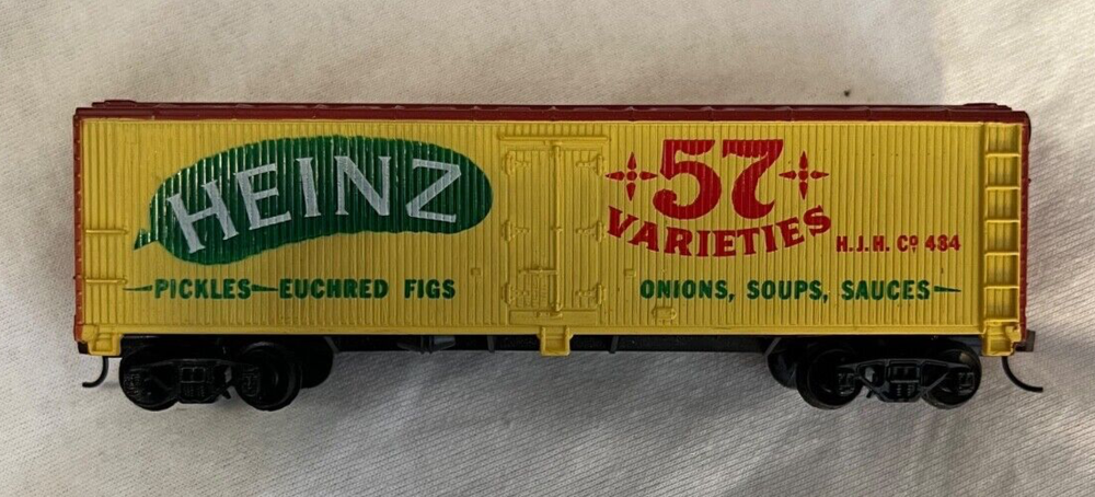 HO Scale Heinz 57 Pickle Refrigerator Box Car #484 by Tyco