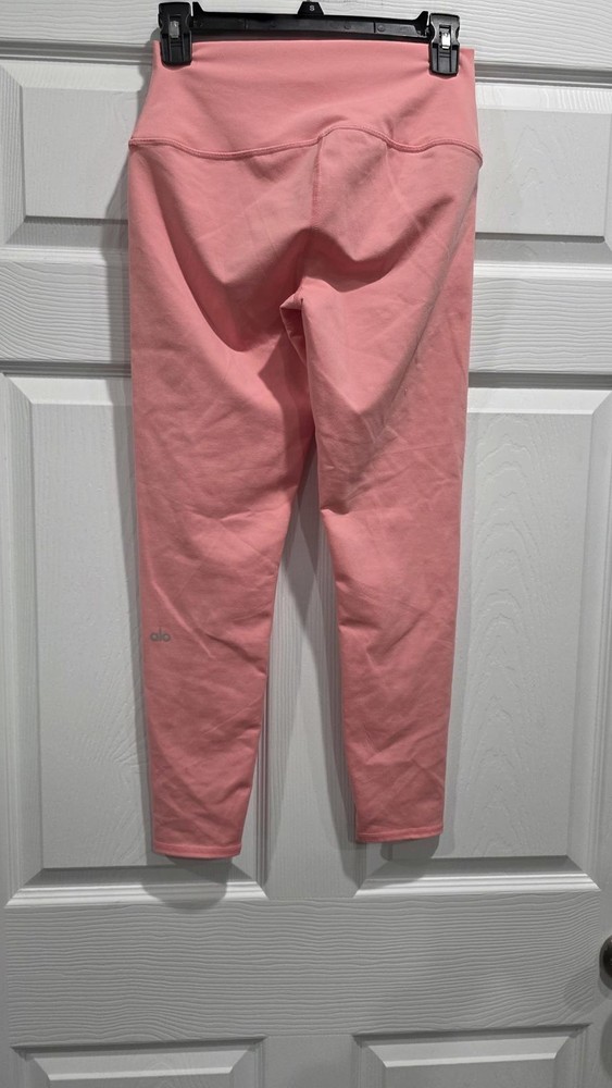 Alo High-Waisted M Pink Leggings - Comfy & Cute!