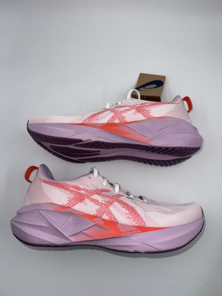 ASICS Novablast 5 Women's Size 10 Lightweight Cushioned Running Shoes