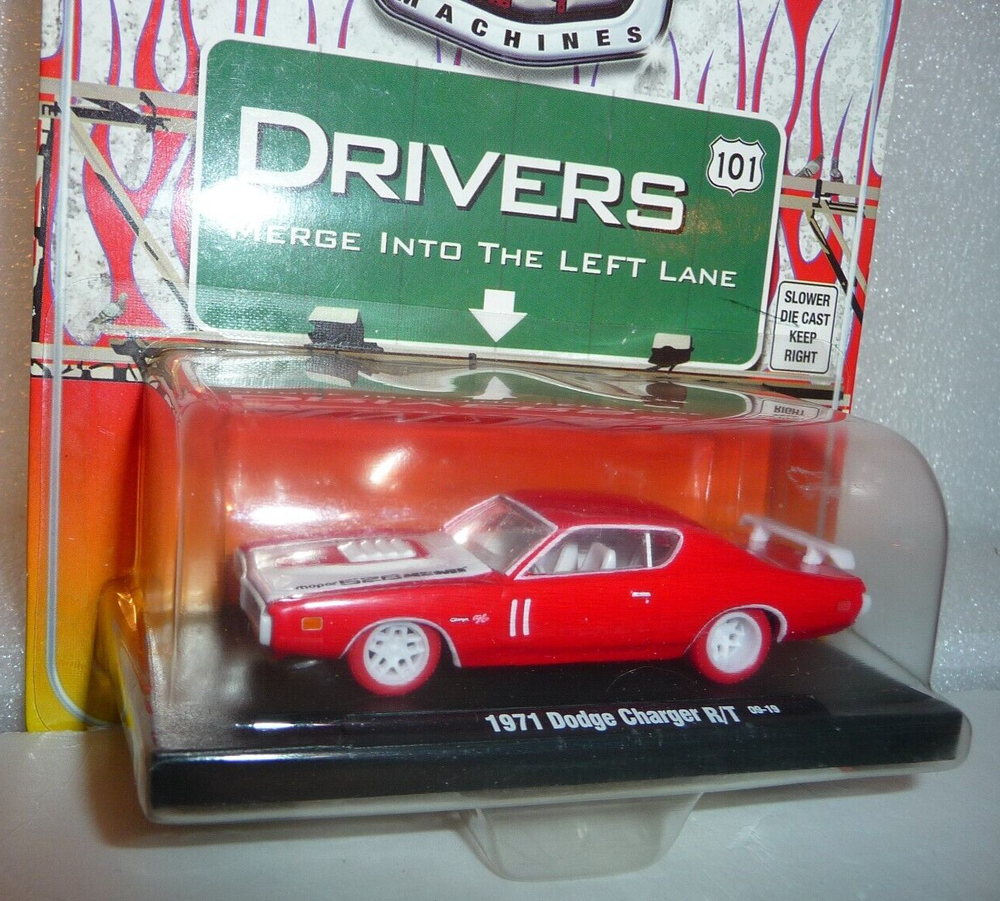 M2 Machines Red/White Chase 1971 Dodge Charger R/T 1:64 Diecast