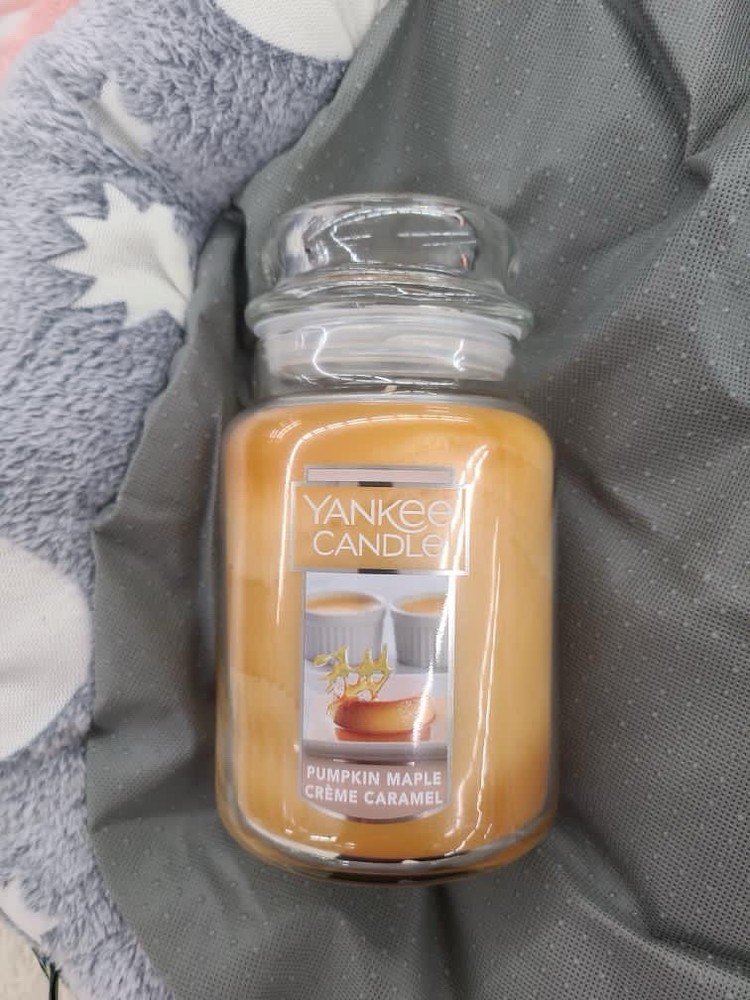 Yankee Candle Pumpkin Maple Creme Caramel Large 22oz Single Wick Jar Candle