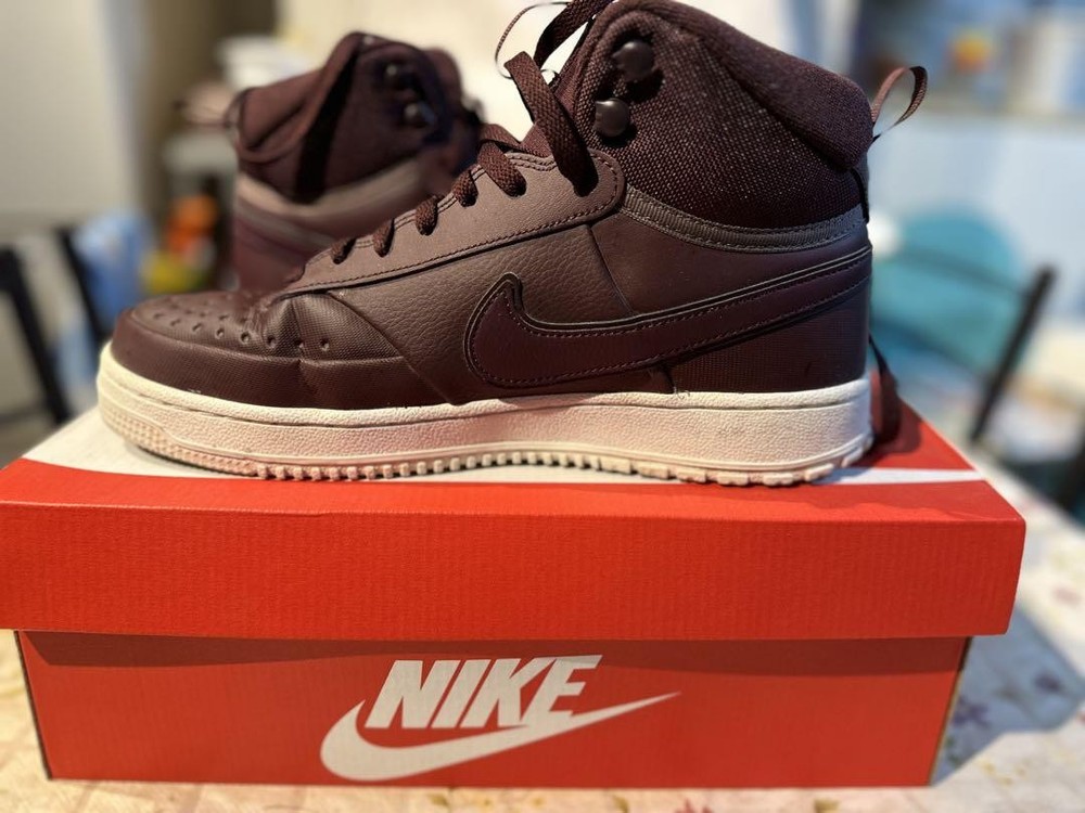Nike Men Court Vision Mid Winter Sneakers in Size 9.0 US