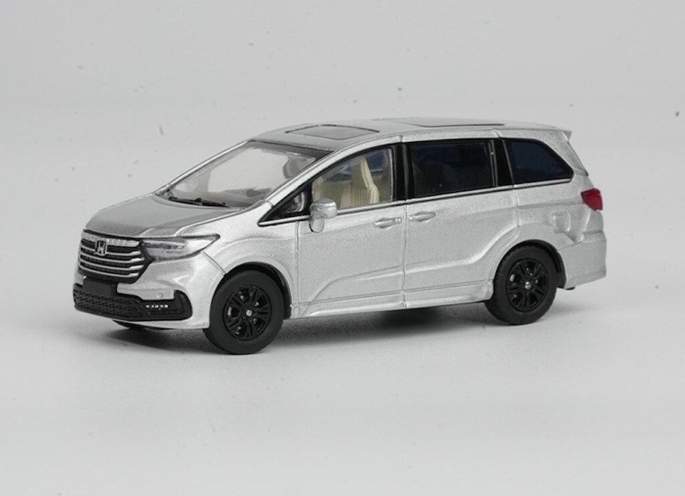 Masdi 1:64 Silver Odyssey RC3 Mini Van MPV Sports Model Diecast Metal Car