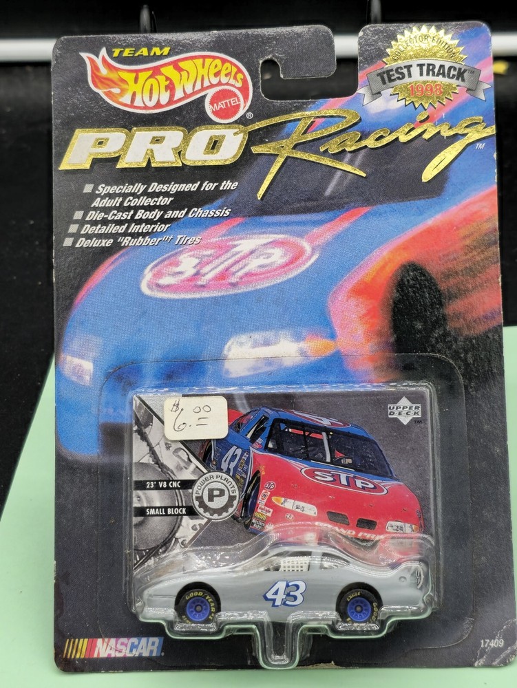 1998 Hot Wheels Pro Racing Test Track Petty Enterprises #43 STP Grand Prix