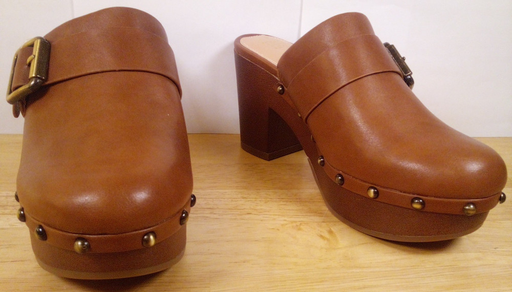 NWT Time and Tru Women's Faux Leather Heeled Clogs Brown Size 6