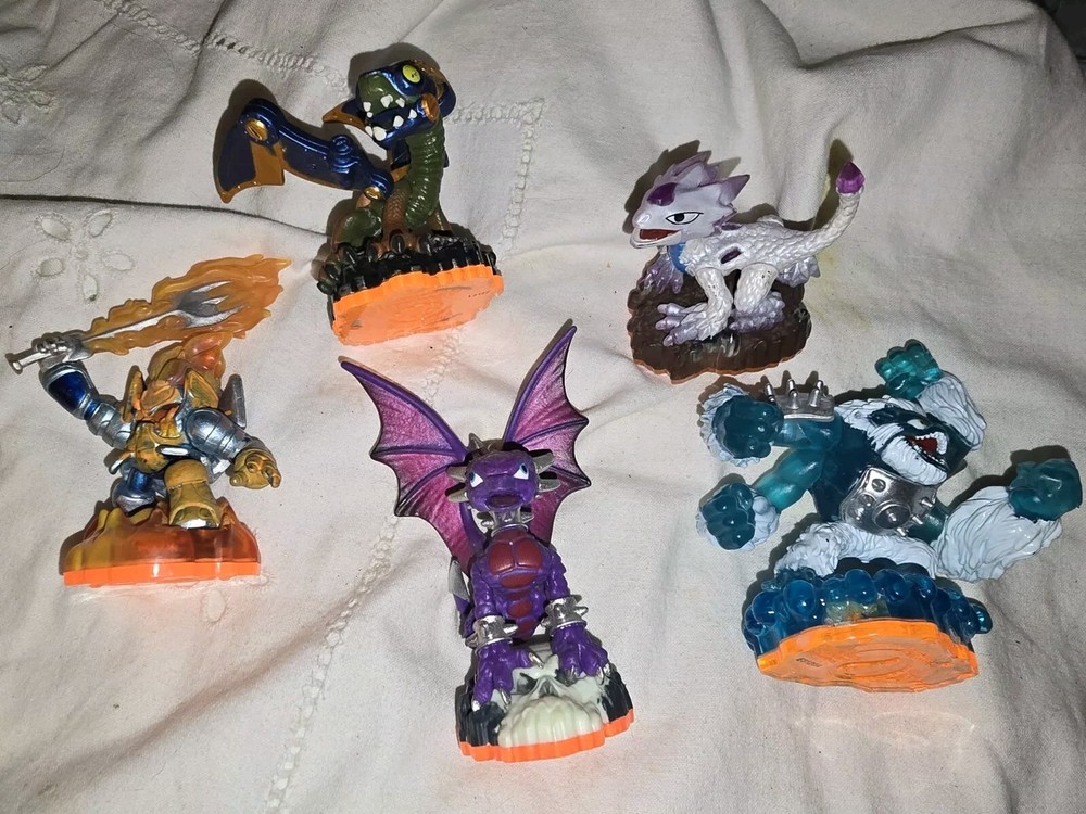 Skylander Giants 5 Figurine Lot