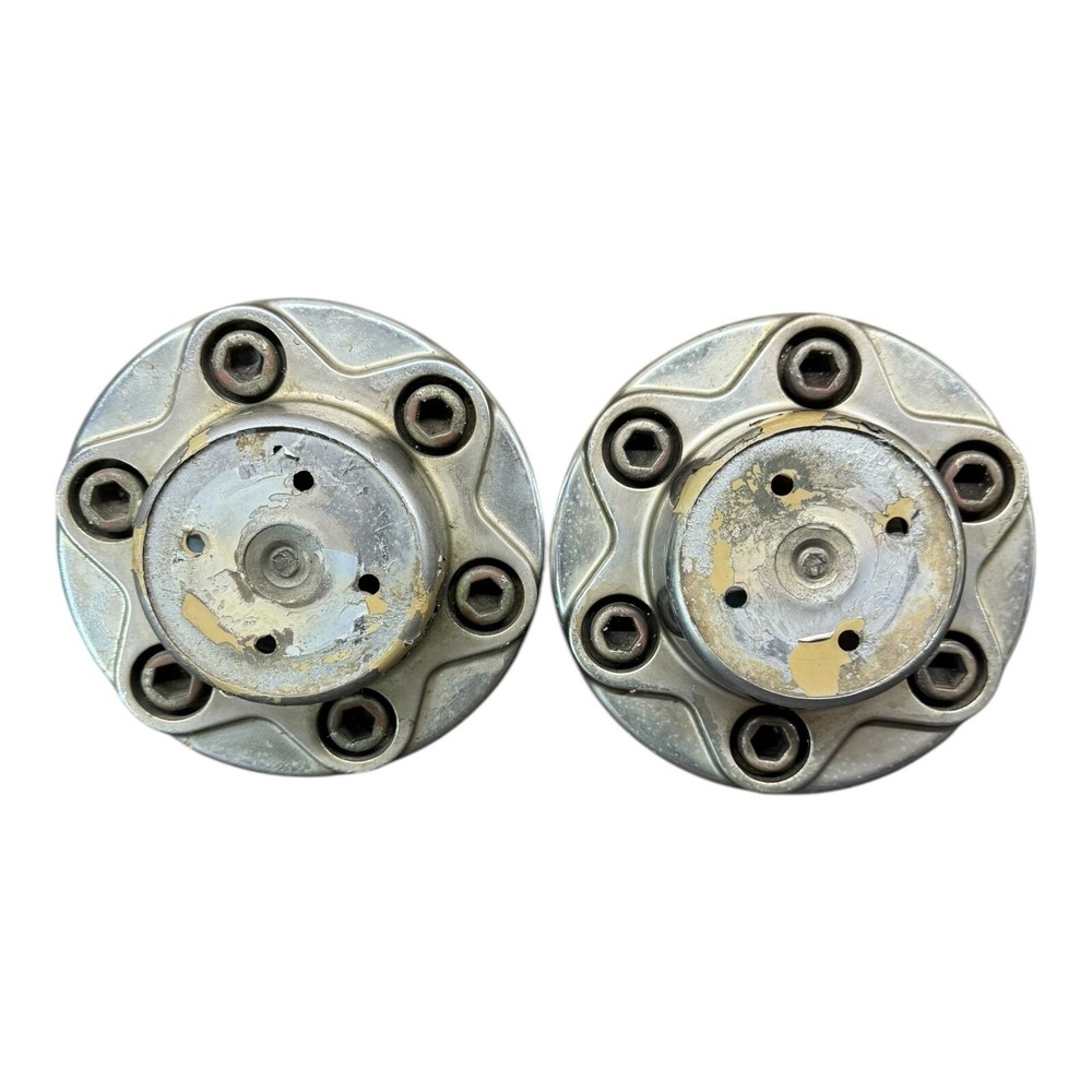 2x CHEVY SILVERADO GMC SIERRA 4X4 6 LUG OEM WHEEL CENTER CAP No LOGO 15550430-C