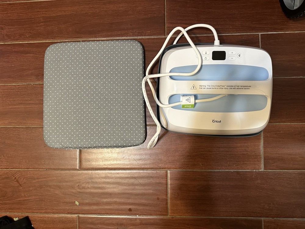 Cricut EasyPress 2 Heat Press Machine 12
