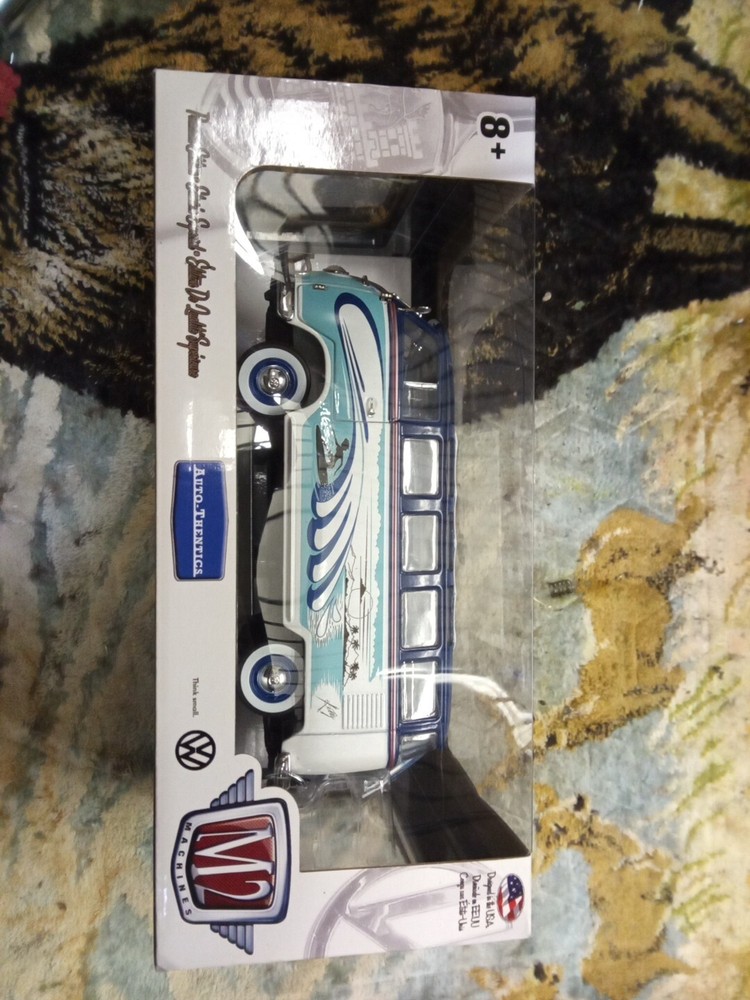 M2 Machines AUTO-THENTICS 1960 VW Microbus Deluxe USA Model Very Limited