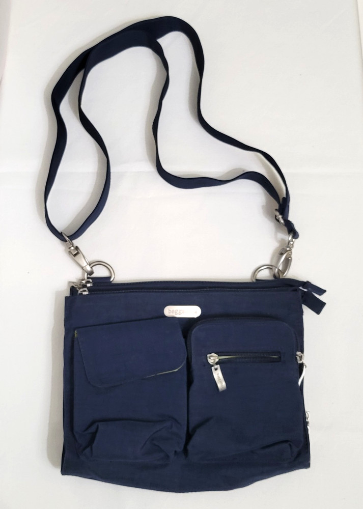 Baggallini Navy Blue Crossbody Travel Bag Multi Pocket Lightweight Organizer