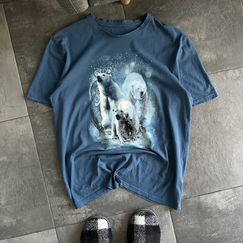 Vintage Y2K Polar Bear Joke Tee 00s Retro USA Japan Animal Humor Style