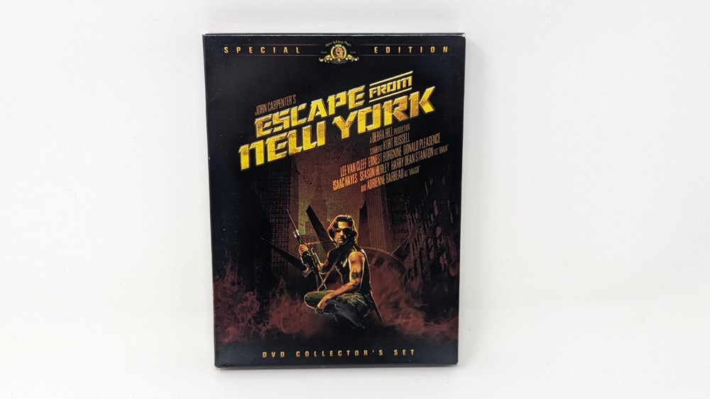 Escape from New York DVD 2 Disc Set Special Edition, John Carpenter Pre owned