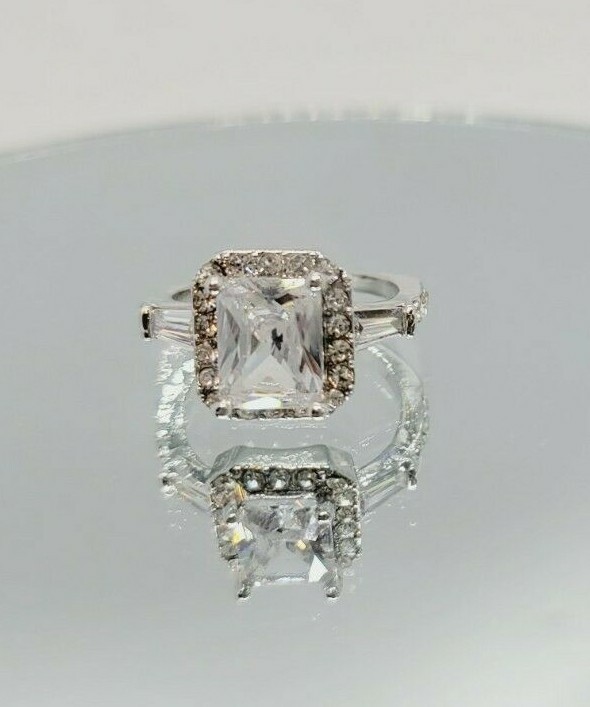 Crystal Engagement Cocktail Ring Silver Tone Size 7 Fashion Jewelry