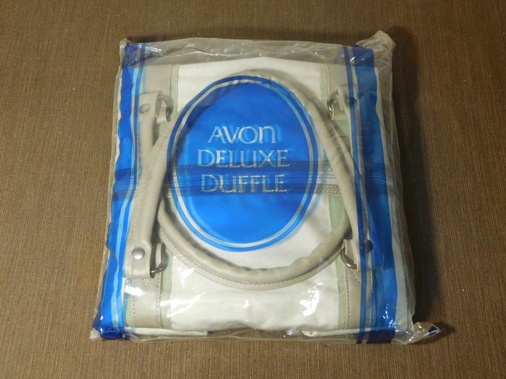 VINTAGE 1986 AVON DELUXE DUFFLE BAG NEW SEALED